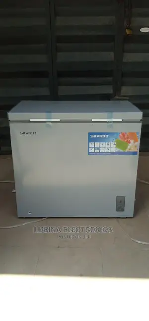 Brand New SKYRUN 200litter Chest Freezer/External/Silver/