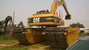 Swamp Buggy and Crane for Hire