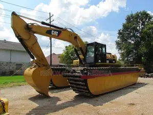 Swamp Buggy and Crane for Hire