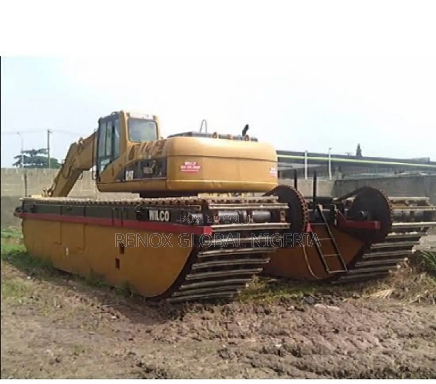 Swamp Buggy and Crane for Hire