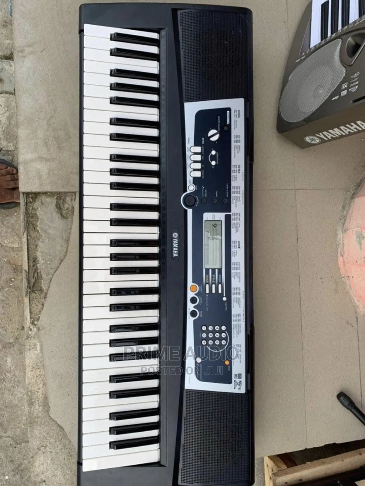 Yamaha YPT 210 Electronic Keyboard