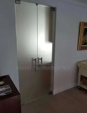 Frameless Glass Door