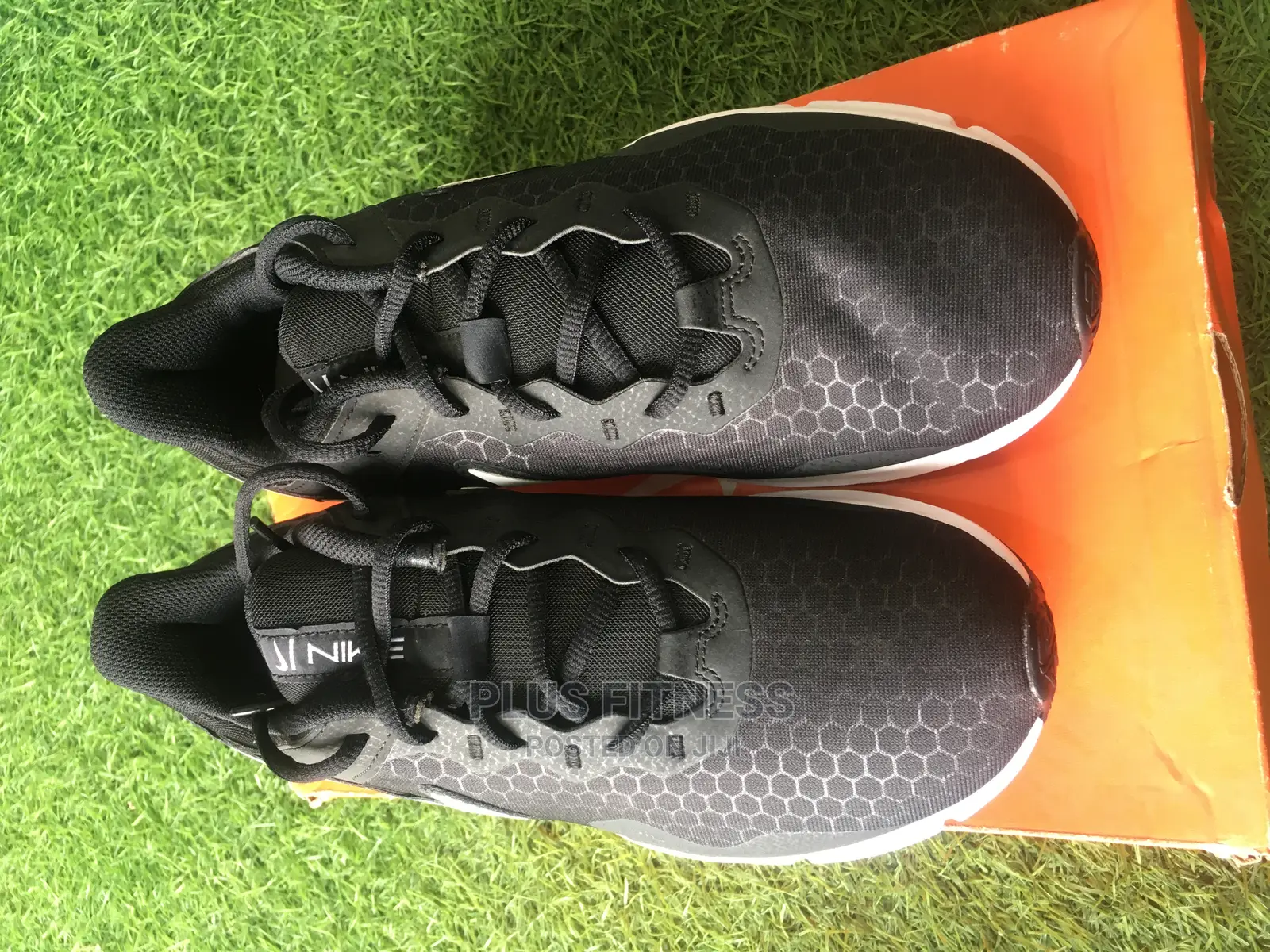 Nike Women's Legend Essential 2