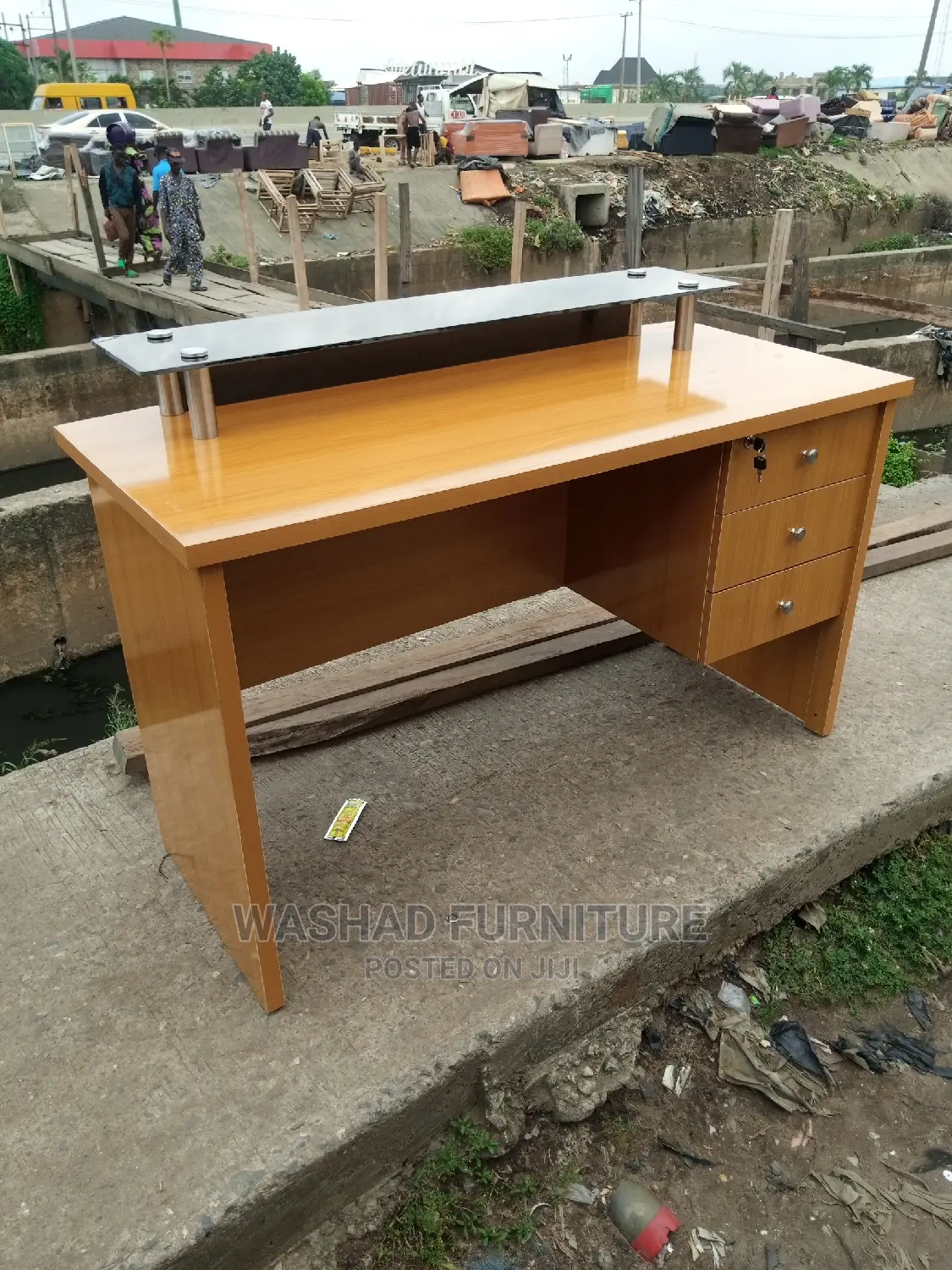 Receptionist Table