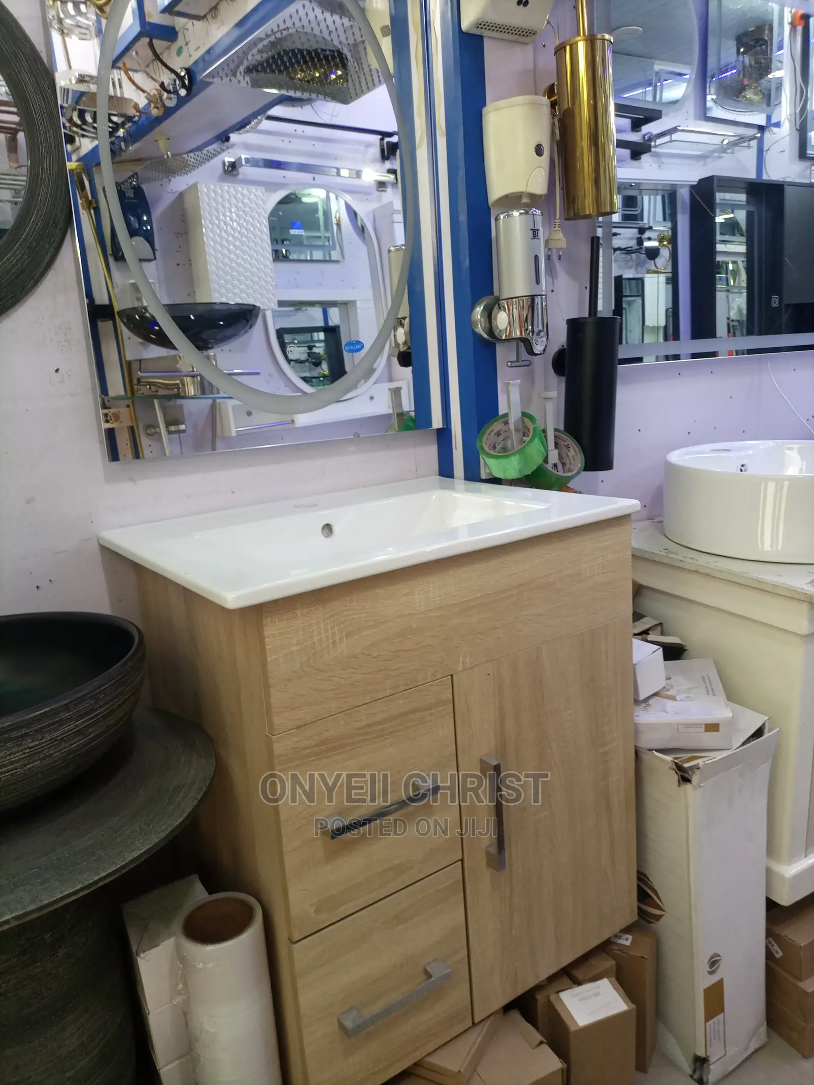 High Quality Cabinets With Mirror