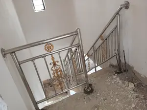 Stainless Handrail With Agon2 Flowers Design