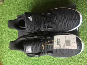 Adidas Ultima Show