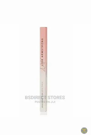 Avon Lisa Armstrong CLARE Colour Within the Lines Lip Liner