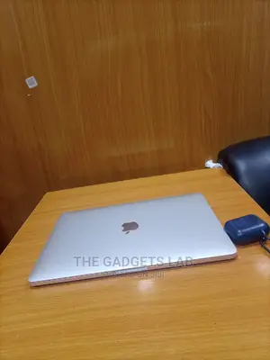 Laptop Apple MacBook Pro 2017 16GB Intel Core I5 SSD 500GB