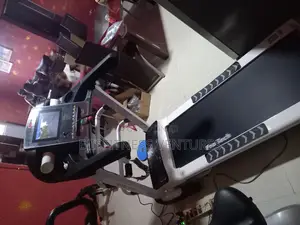 3hp Treadmill With Wifi, Tv,And Touch Screen