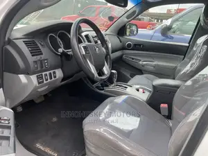 Toyota Tacoma 2012 White