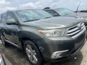 Toyota Highlander Limited 2012 Green
