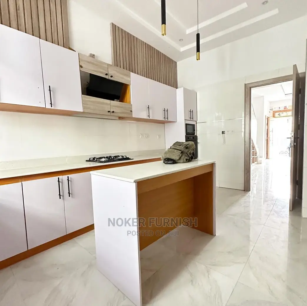 Home Kitchen Cabinets