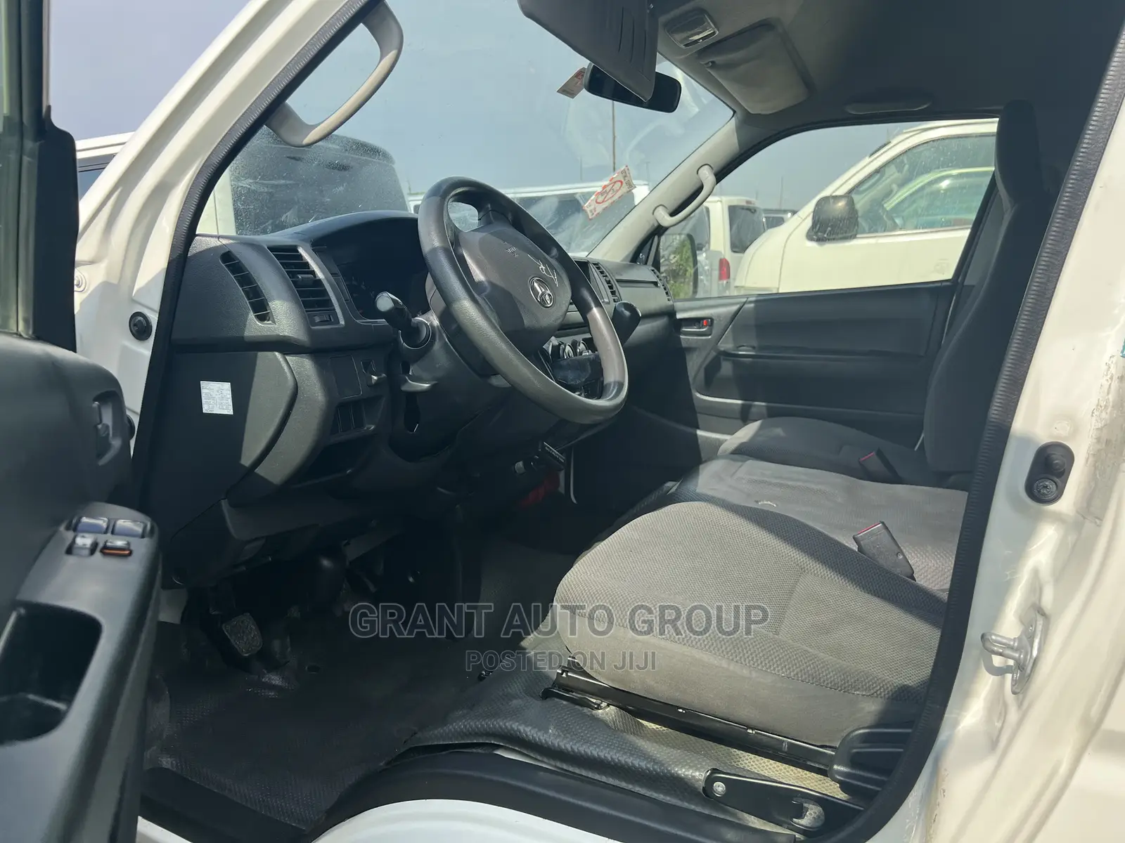 Toyota HiAce 2018 White
