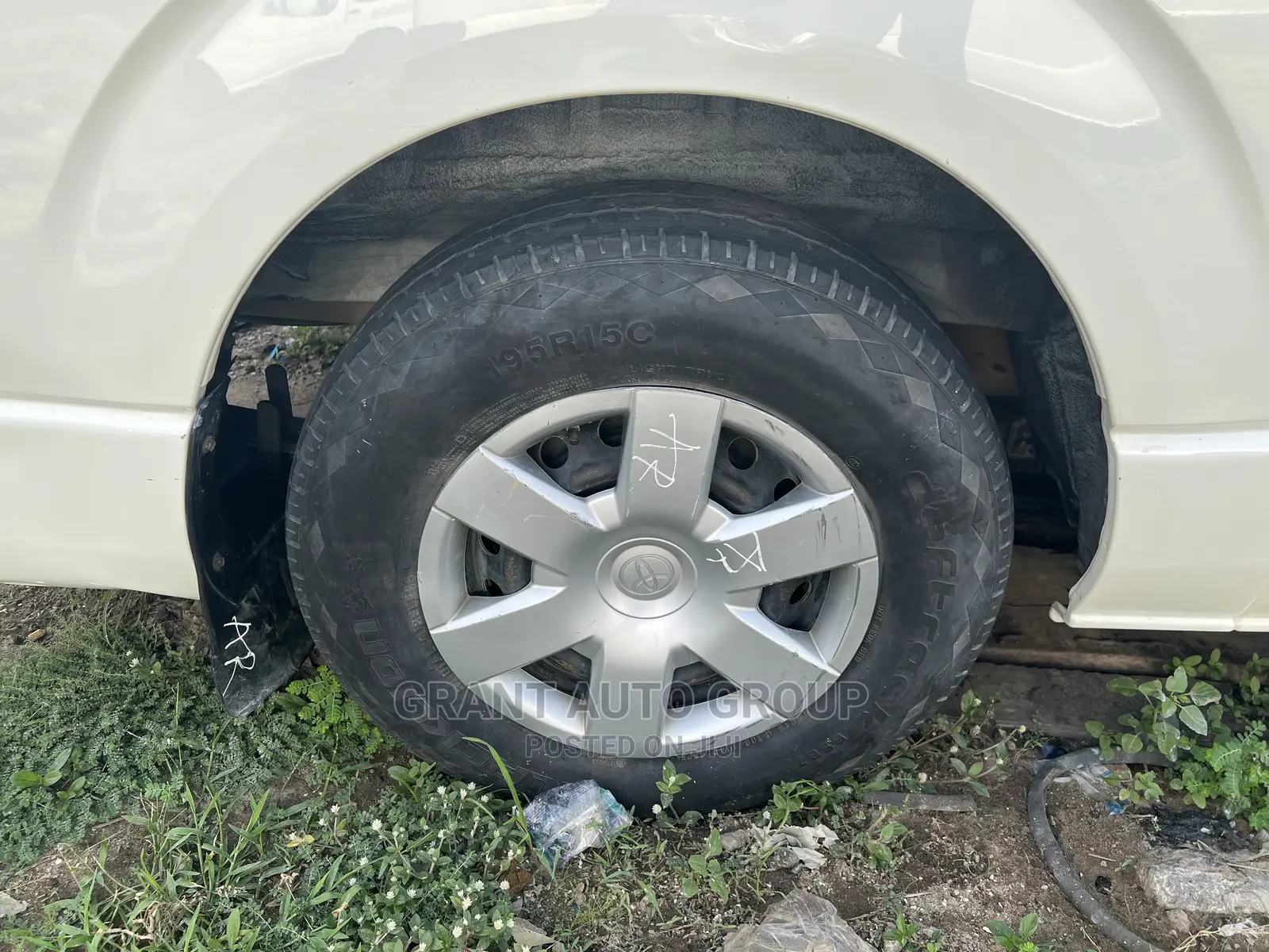Toyota HiAce 2018 White