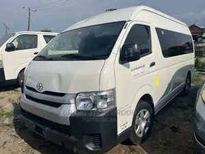 Toyota HiAce 2018 White
