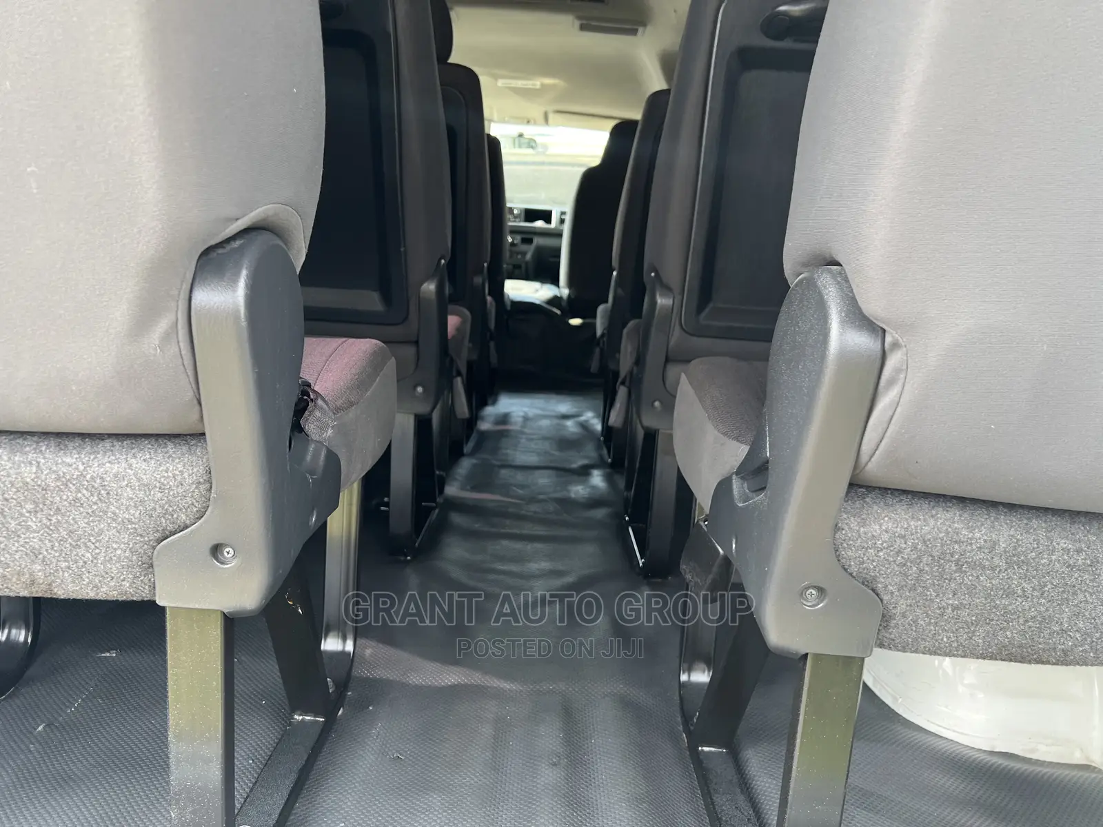 Toyota HiAce 2018 White