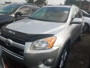 Toyota RAV4 2011 Silver