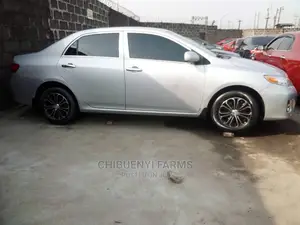 Toyota Corolla 2010 Silver