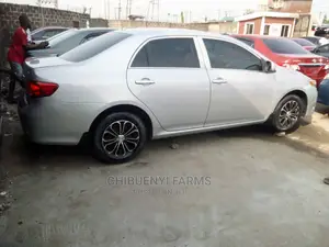 Toyota Corolla 2010 Silver