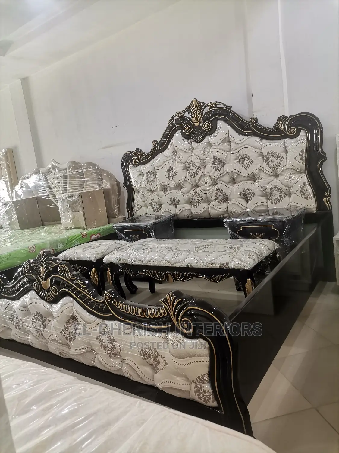 Exclusive Royal Bed