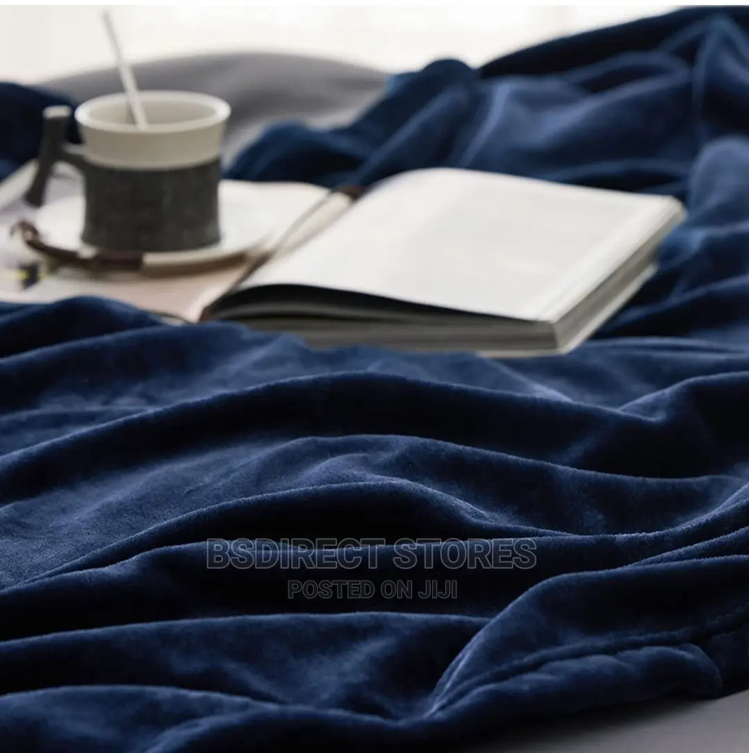 Bedsure Navy Fleece Bedspread King Fluffy Flannel Blanket