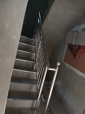 Stainless Handrail With Top Ball Starting Leg