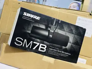 SHURE SM7B Studio Microphone