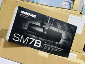 SHURE SM7B Studio Microphone