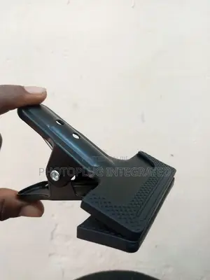 Backdrop Clip