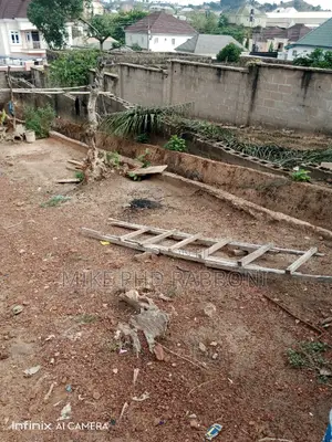 A 600 Sqm of Land at Old G.R.A With Bungalow Bq for 40m