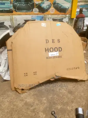 Mercedes Benz C300 Bonnet