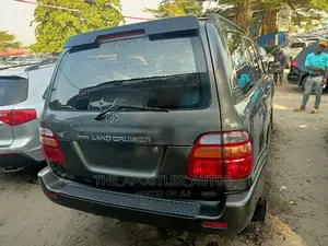 Toyota Land Cruiser 90 Automatic 2002 Gray