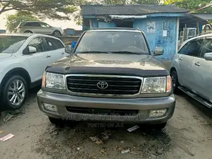 Toyota Land Cruiser 90 Automatic 2002 Gray