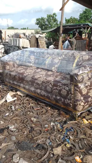 Quality 7 Seater Sofa With a Center Table