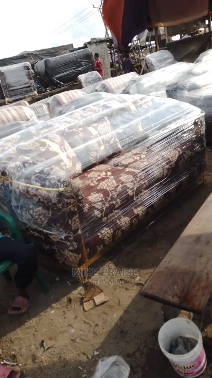Quality 7 Seater Sofa With a Center Table