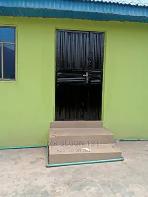 2bdrm Bungalow in Estate, Apata for rent