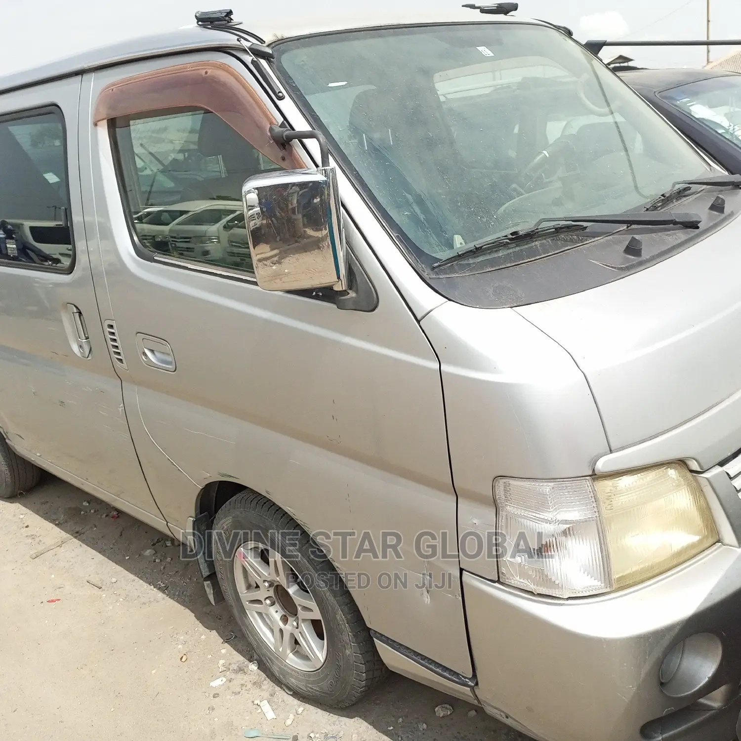 Nissan Caravan (Urvan) 2008 Silver