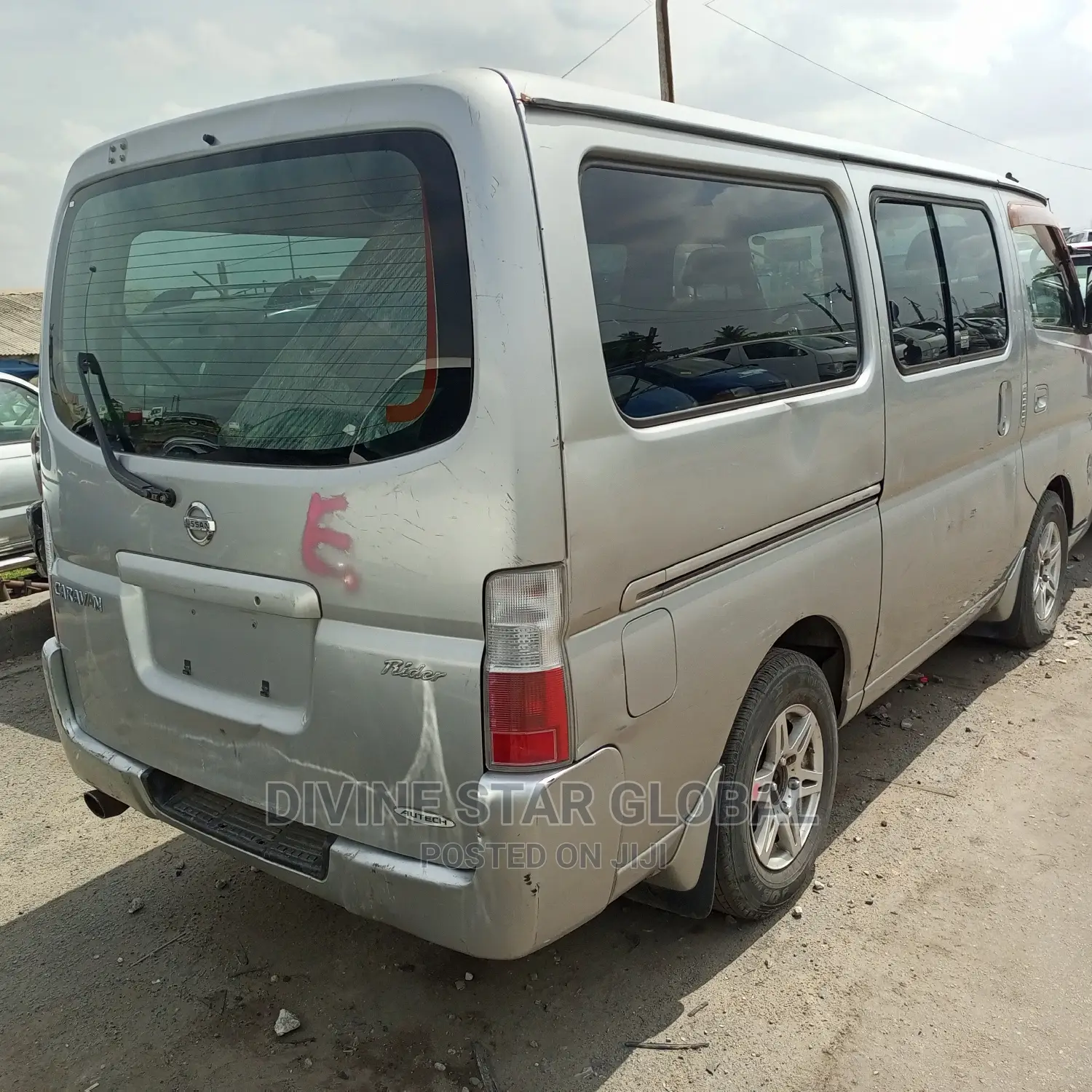 Nissan Caravan (Urvan) 2008 Silver