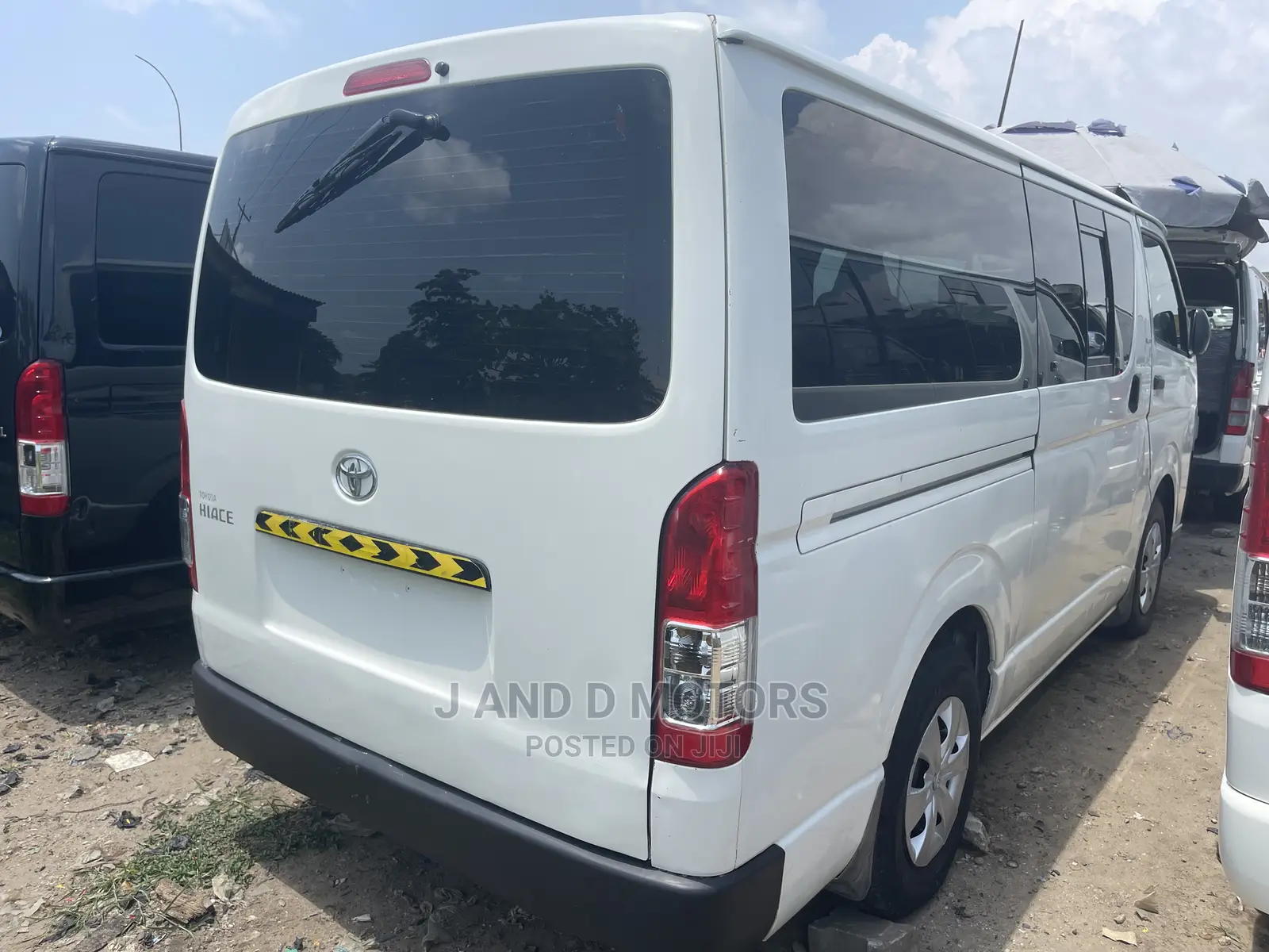 Toyota HiAce 2010 White