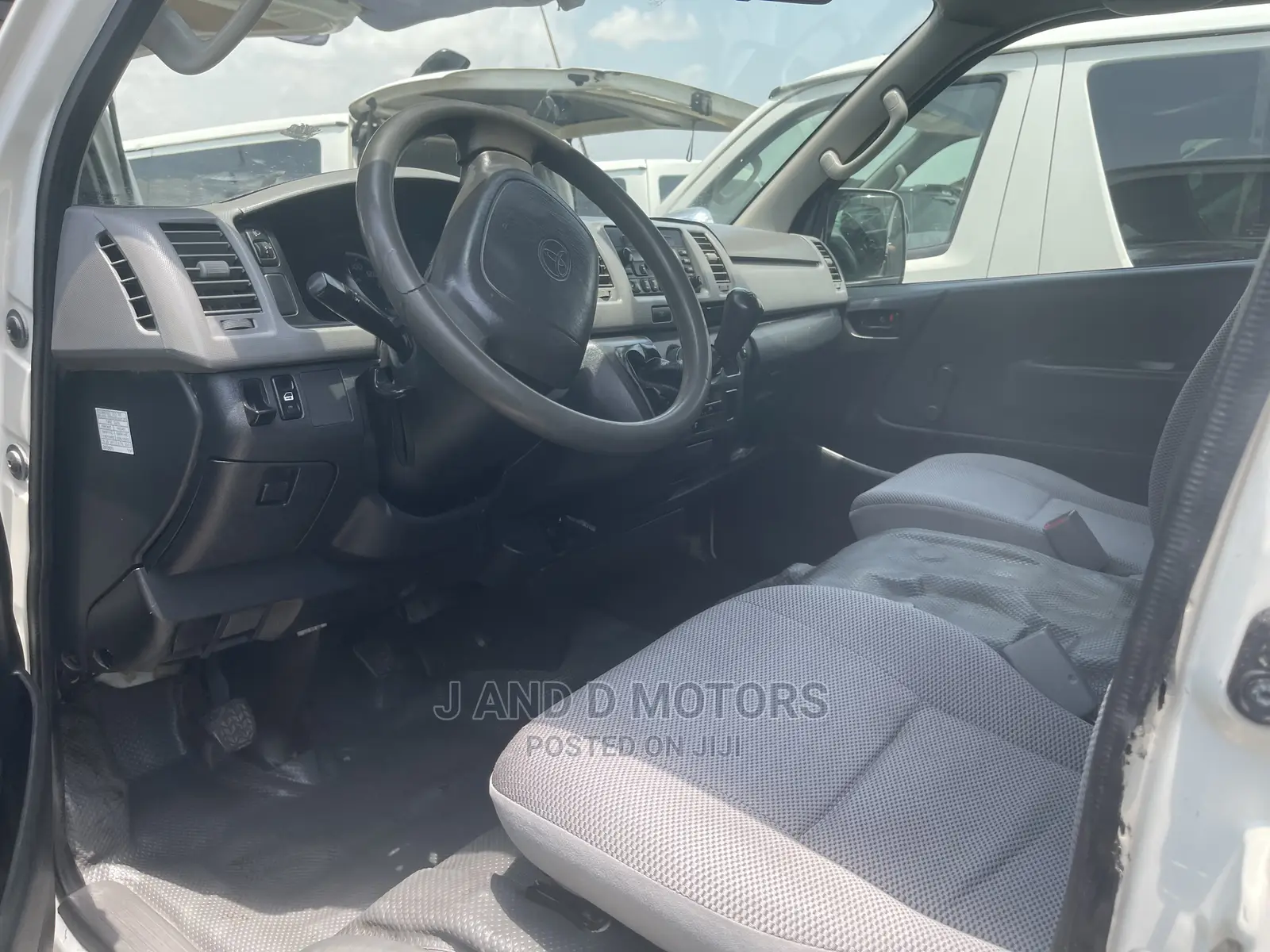 Toyota HiAce 2010 White