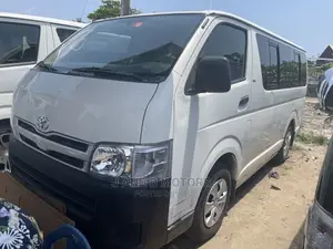 Toyota HiAce 2010 White