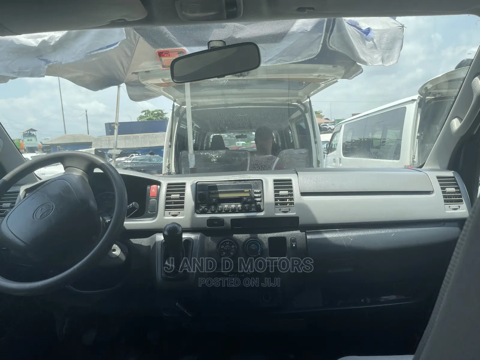 Toyota HiAce 2010 White