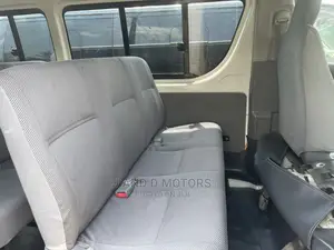 Toyota HiAce 2010 White