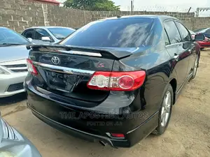 Toyota Corolla 2013 Black
