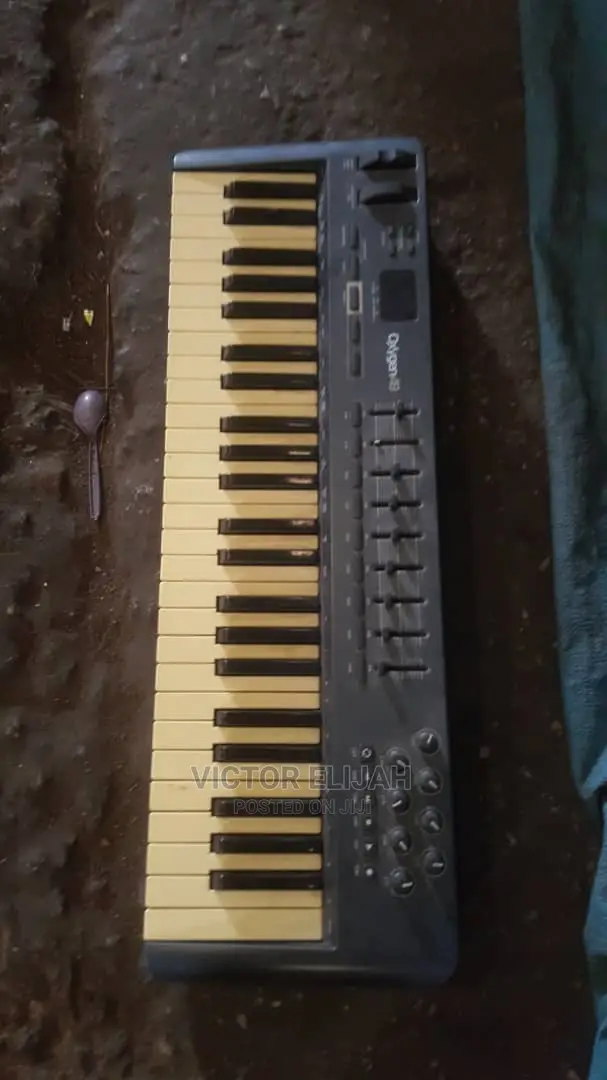Midi Keyboards, Pianos