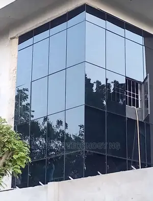 Standard Glass Courting Wall