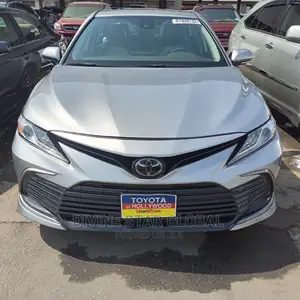 Toyota Camry XLE 2022 Gray