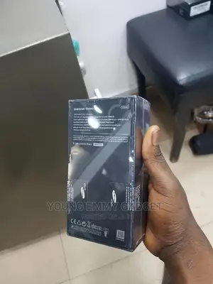New Samsung Galaxy S10 128 GB Black