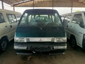 Mitsubishi Delica 2005 Green